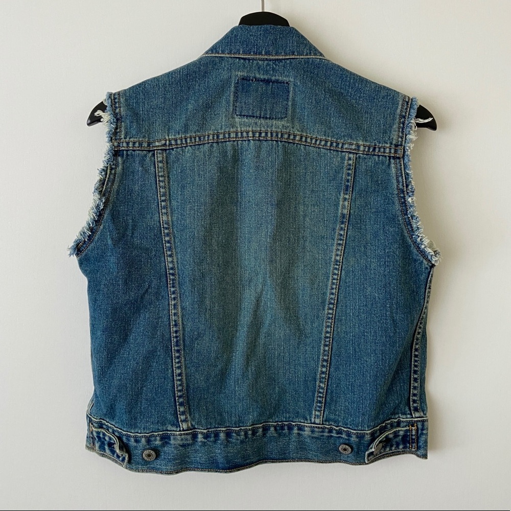 Levi’s Denim Vest - Picture 2 of 3